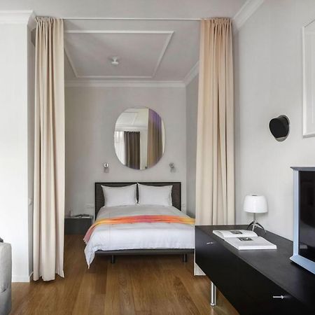 Design Studio Apartment With Balcony By Hostlovers Каунас Екстериор снимка