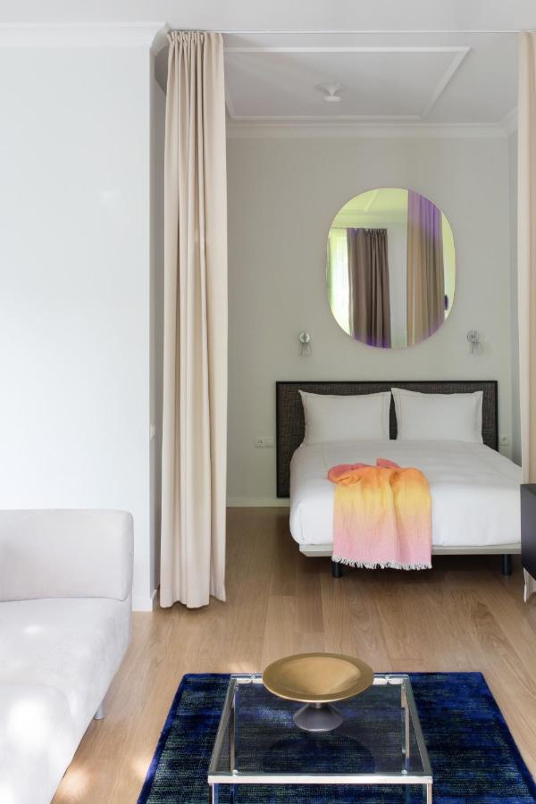 Design Studio Apartment With Balcony By Hostlovers Каунас Екстериор снимка
