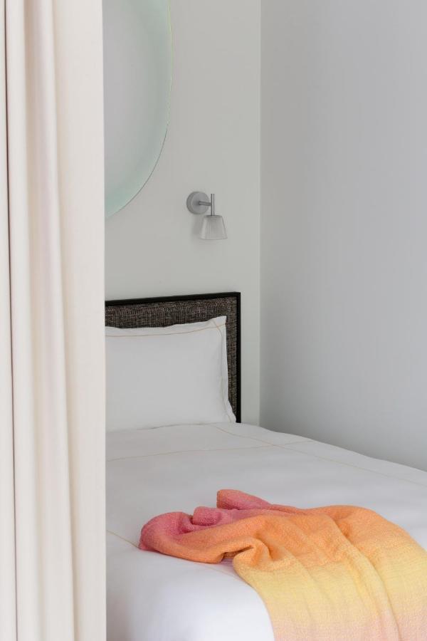 Design Studio Apartment With Balcony By Hostlovers Каунас Екстериор снимка